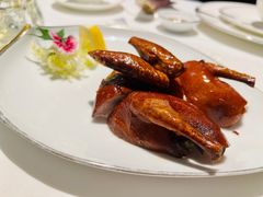 茶皇烟熏脆皮乳鸽-伯衡55·吉品轩(乌鲁木齐南路店)