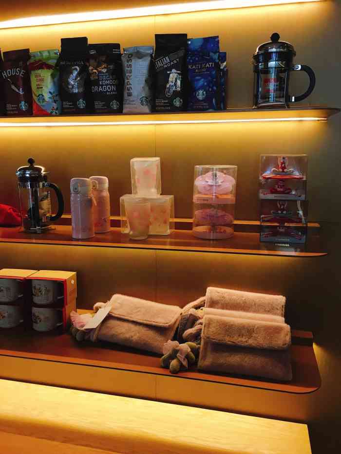 星巴克(新乡胖东来大胖店)-"新乡第一家星巴克 从入驻到开业的第一批