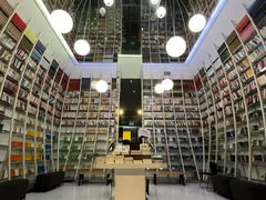 -钟书阁(松江泰晤士小镇店)