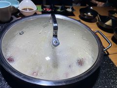 -洪氏嗨捞·广东猪肚鸡·椰子鸡火锅(西咸万象城店)