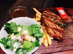 菲力牛扒配凯撒沙拉-卡朋厨房(289艺术园区店)
