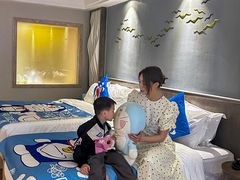 -皇马海口湾海景酒店(万绿园秀英港店)