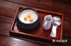 Rose Wine Fermented Milk Jelly