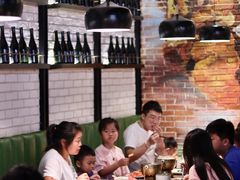 -亚马逊环球美食百汇(新城吾悦广场店)