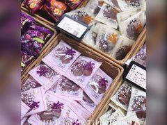 -来伊份(仙霞路五店)