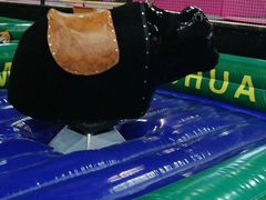 -嘿哟动霸CHUA·新潮玩运动娱乐中心·蹦床滑冰团建乐园