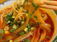 -拈签一笑黄牛肉辣卤串串