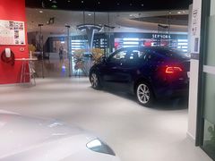 -TESLA 特斯拉(北京颐堤港体验店)