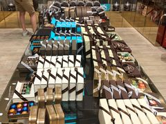 -VENCHI 闻绮(北京国贸商城店)