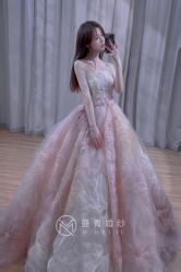 -曼青婚纱礼服馆