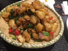 -万重锦·人文川菜馆(骡马市店)