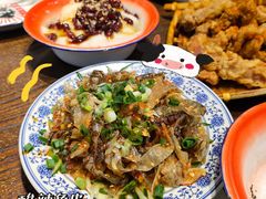 -爆炸头阿姨小四川正宗川味小吃(无任何分店)