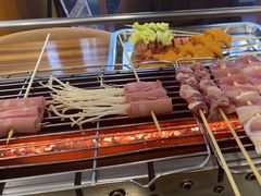 -哈尔滨小酒馆·鲜肉现穿自助烧烤(康新花园店)