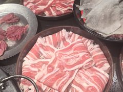 -宽板凳老灶火锅(台湾街店)