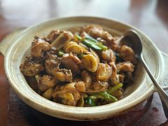 红葱头坑螺啫鸡煲-南平静修小镇水芳阁餐厅