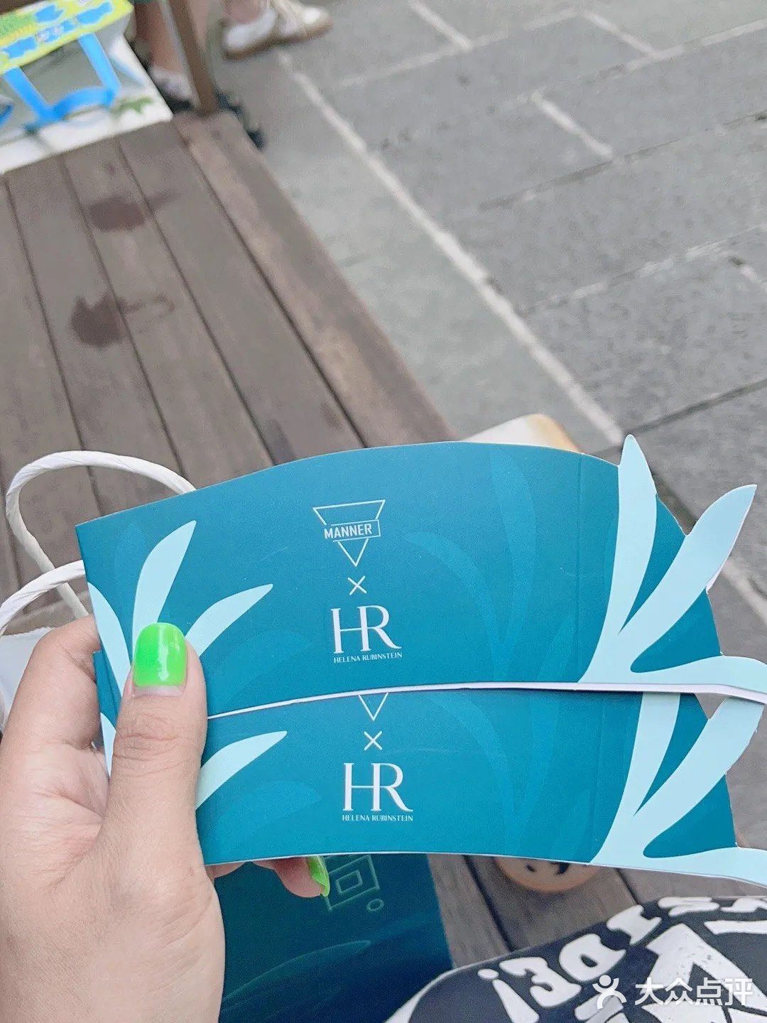 0️⃣r 喝咖啡|MANNERxHR赫莲娜限定咖啡侬喝了哇