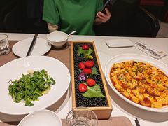 -皇城根·鲁菜济南菜·吊炉烤鸭·炒鸡鱼头(济南旗舰店)