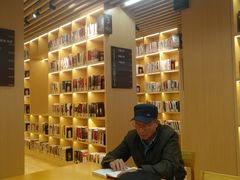 -漕河泾街道图书馆(漕河泾社区文化活动中心店)