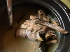 棒子骨野生菌汤-88号小吃店·经典云南菜·地道纳西美食