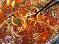 -黄利砖万峰林布依特色酸笋牛肉馆