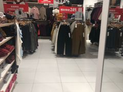 -优衣库(南京建邺万达广场店)