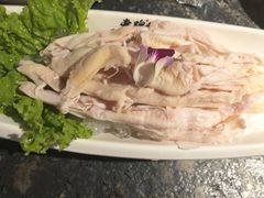 -老牌坊云南鱼豆花火锅(哈西万达店)