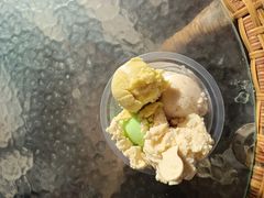 无花果味冰淇淋-古老冰山特色冰淇淋店(艾提尕尔店)