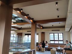 大堂-星巴克臻选(成都宽窄巷子店)