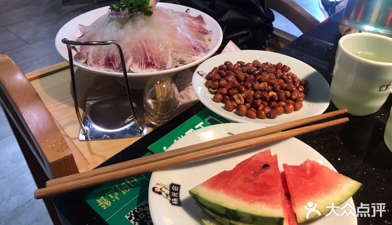感觉还不错，菜品都挺喜欢的