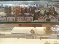 -白玉兰食品甜凤店(合生汇店)