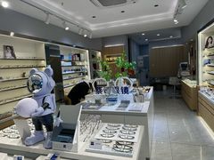 -视野联行眼镜·蔡司·尼康·豪雅·依视路(青浦宝龙店)