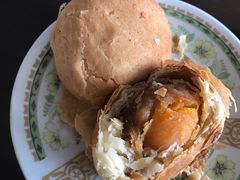 咸蛋黄鲜肉月饼-白玉兰食品(甜云店)