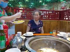 -袁小二大东北铁锅炖(吉祥村总部)