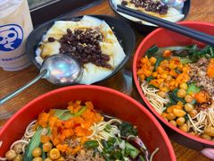 -爆炸头阿姨小四川正宗川味小吃(无任何分店)