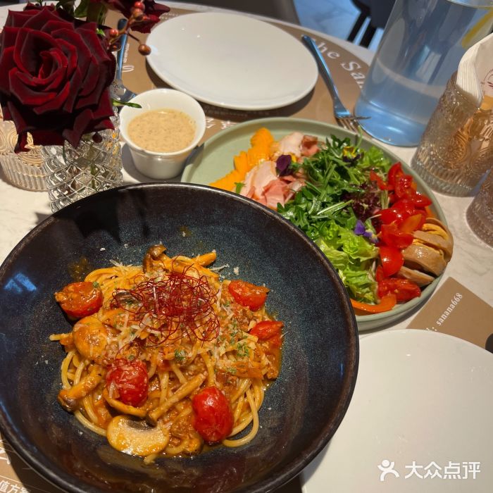 sanana莎啦啦(虎门1号店)招牌彩虹沙拉图片