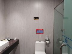 -库车国际酒店(火车站东湖公园店)