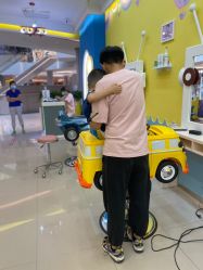 -爆米花儿童美发乐园