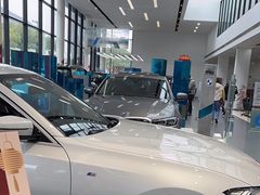 -上海宝信宝马4S店