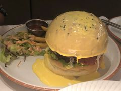 瀑布芝士牛肉汉堡-阿妮叶李(光谷世界城店)