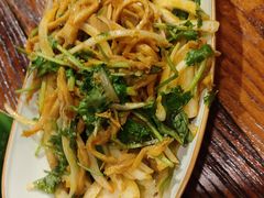-铁岭世外桃源山庄铁锅炖