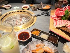-铭牛烧肉·和牛海鲜自助(高新月牙湖店)
