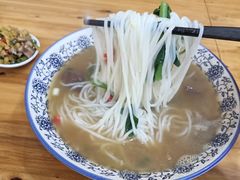 -邱芳粉店(迎宾大道旗舰店)