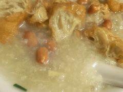 荔湾艇仔粥-伍湛记 · 广州老字号(龙津中路店)