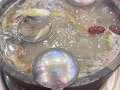 -鲁朗纳麦石锅鸡庄园