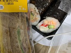 -全家便利店(江湾镇站店)