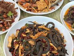 -丹水桥地锅鱼·翘嘴鲌·地方特色全鱼宴(丹江口大坝店)