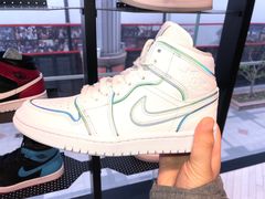 -Air Jordan(世贸天阶店)