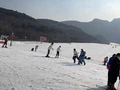 -济南卧虎山滑雪场