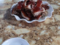 -黄记四更烤乳猪店