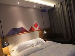 -柏曼酒店(广州天河体育中心林和西地铁站店)